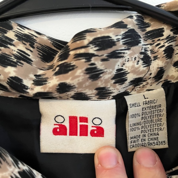 Vintage bomber style jacket with leopard on back - Picture 2 of 3